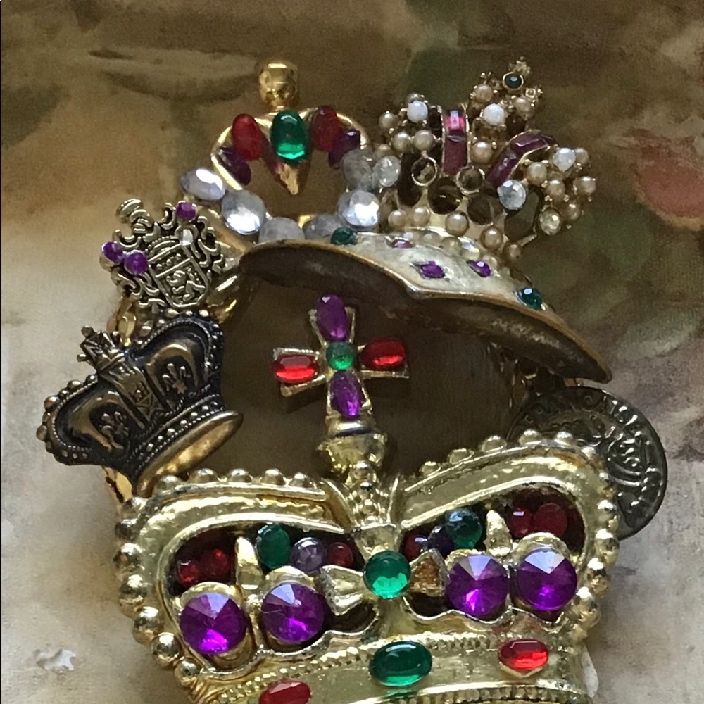 Beautiful hand crafted , OOAK brooch.